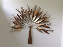 Metal tree wall sculpture