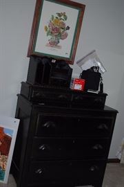 Antique chest of drawers