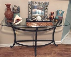 Sofa/Entry Table w Asst Decor 