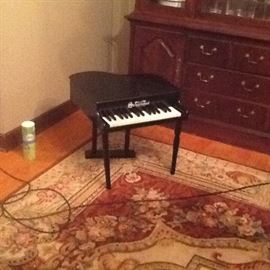 Child!s piano Schoenhut