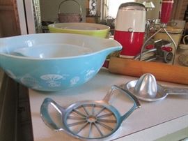 Pyrex Balloons chip & dip bowl. Sadly, missing holder for dip bowl.