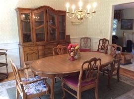 Vintage table and matching hutch with large rug 