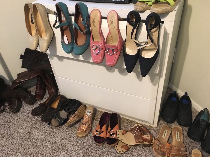Lots of women's shoes....all sizes 5-6