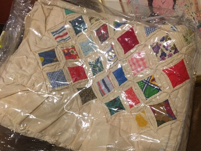 Lovely vintage quilt- hand made