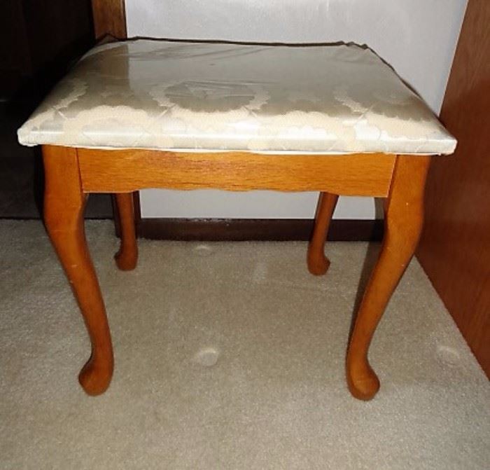 Fancy Small wooden bench -Ivory colored floral cushion -Wooden base: 18"W x 15 1/2"D x 17 1/2"H