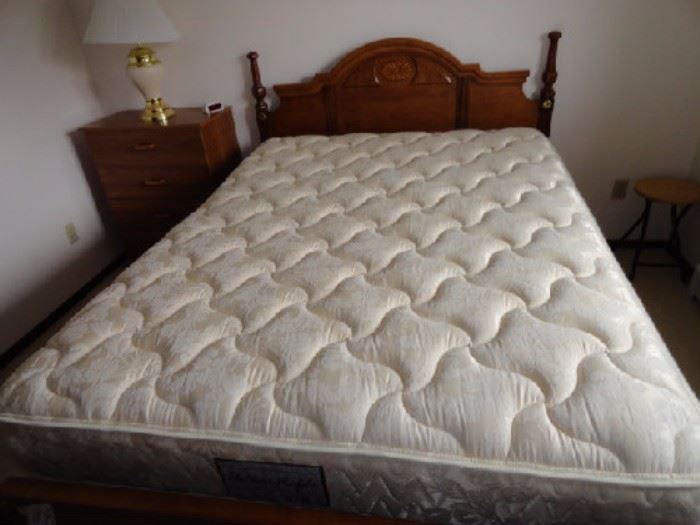 Like NEW very comfy Queen Posture Profile Encore Mattress. "Yes Please!!" -Includes: Boxspring, Wooden headboard & Wooden footboard: beautiful real wood carved posts and accents with unique style! 62"W x 47"H SUPER SUPER SUPER NICE!!  Love the carved head and foot board!!! 