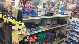 MY PET MONSTER NO CUFFS,STILL A GREAT FIND. PLENTY OF CHOICES OF IPOD DOCKS AND STEREOS RECEIVERS AND OTHER GREAT ITEMS