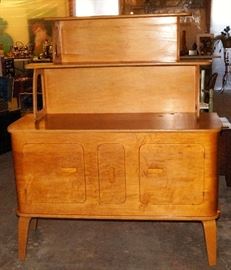 VINTAGE MID-CENTURY THADEN - JORDAN SERVER / SIDEBOARD