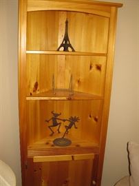 Corner cabinet