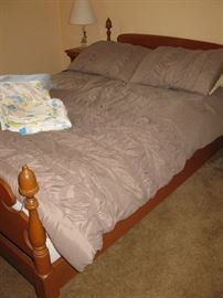 Maple queen size bed