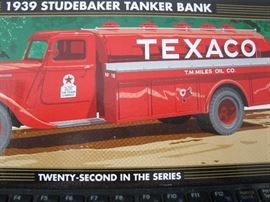Texaco 1:25 1939 Studebaker tanker bank