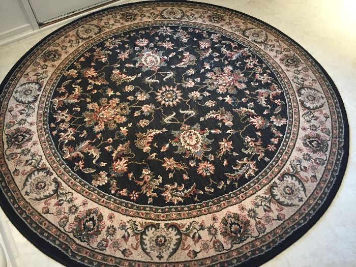 SOLD-------5ft. round rug*** BUY IT NOW PAYPAL***$40.00  LOT#340