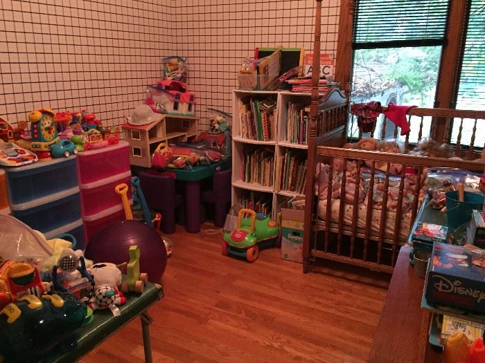 Toys Books Table & Chairs Storage