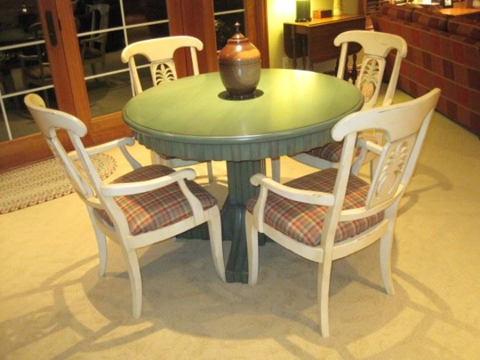 Ethan Allen Pineapple splat back chairs and table.