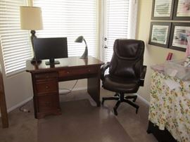 Locking drawer and center drawer for key board or tuck lap top away.DESK 1/2 OFF...CHAIR SOLD