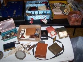 JEWELRY, CAMERA & WATCHES