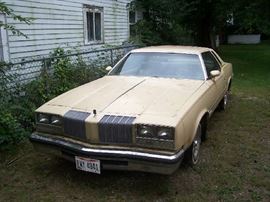FROMT VIEW OF '77 CUTLASS