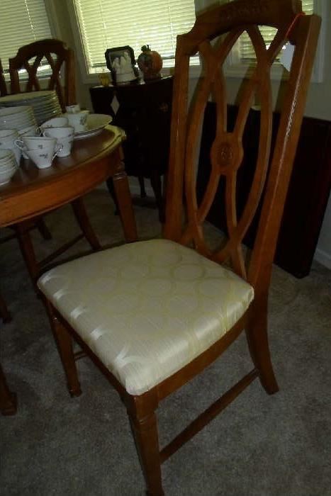 closeup of the dining room chairs, nice clean basic color