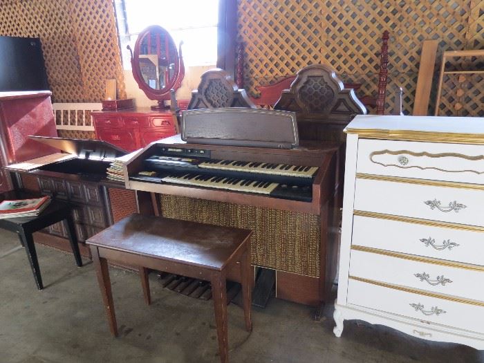 Organs and keyboards