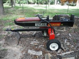 HUSKEE LOG SPLITTER
