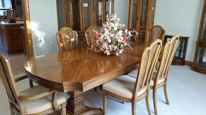 Thomasville Dining Room Table, Six Chairs and Hutch