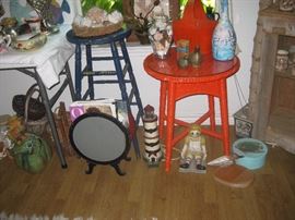 cute orange wicker table, shells