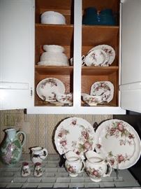 Johnson Brothers "Harvest" china pieces