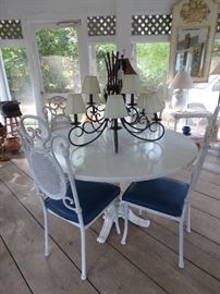 Vintage porch table & 4 chairs 