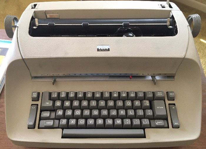 IBM Selectric Typewriter w/ Cover - Works!