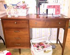 Singer Touch and Sew Sewing Machine. Excellent Condition. Includes all accessories.