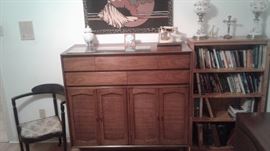 wooden cabinet/dresser