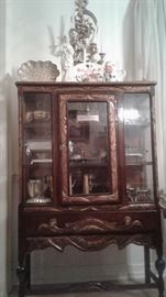 beautiful china cabinet, (everything sold separately)