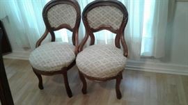 2 sitting chairs