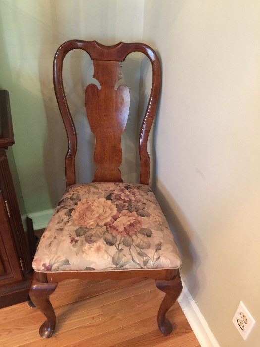 #19 Odd dining Chair $25 — at otey circle, Meridianville AL 256-656-989five to reserve an item.