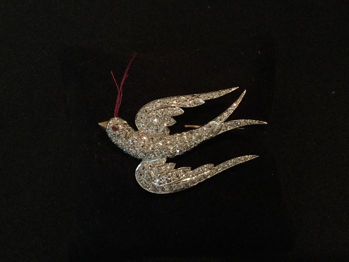 Vintage gold & fine diamond sparrow pin