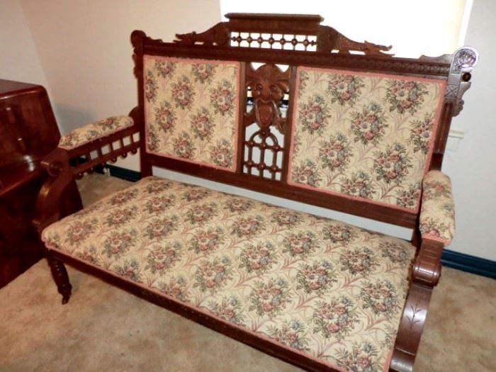 Antique North Wind Victorian style settee