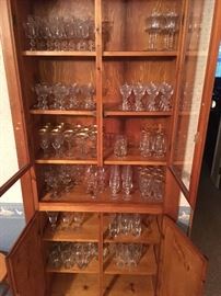 Asst sets of crystal and cut glass fine dining dishes