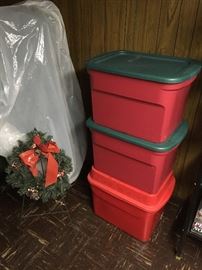 Rubbermaid storage totes