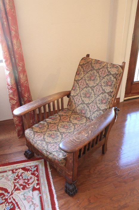 Morris Chair. American quarter-sawn oak. In very good condition.