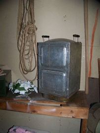 Vintage Camp Oven