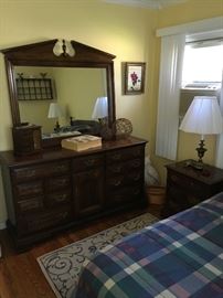 Bedroom Set Dresser