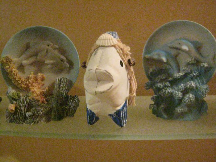 Dolphin plates and fish