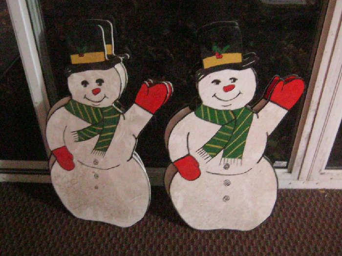 Holiday stand up snowmen