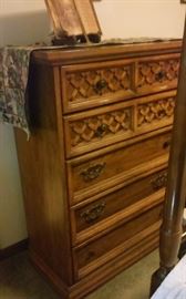 Solid wood chest of drawers
