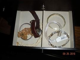Costume jewelry 