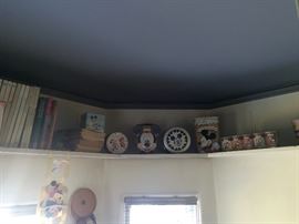 Mickey Plates & Figures