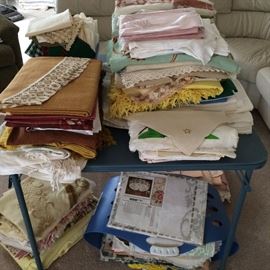 Tablecloths, napkins, placemats