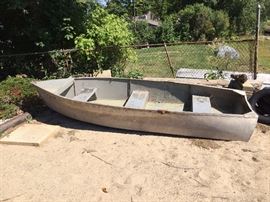 Aluminum boat