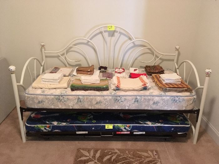 day bed and collapsible cot