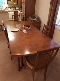Thomasville mid-century era dining table and chairs